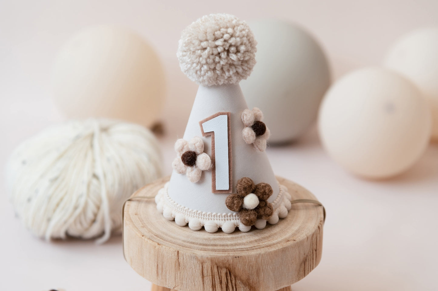 Beige boho floral daisy hat